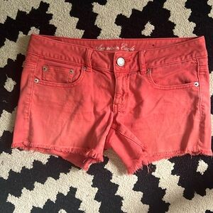 American Eagle size 6 stretch coral cut off shorts